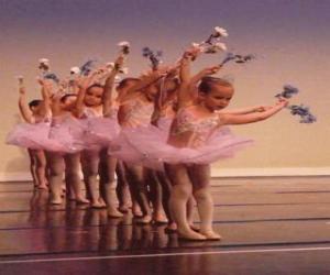 пазл Девушки делают балета
